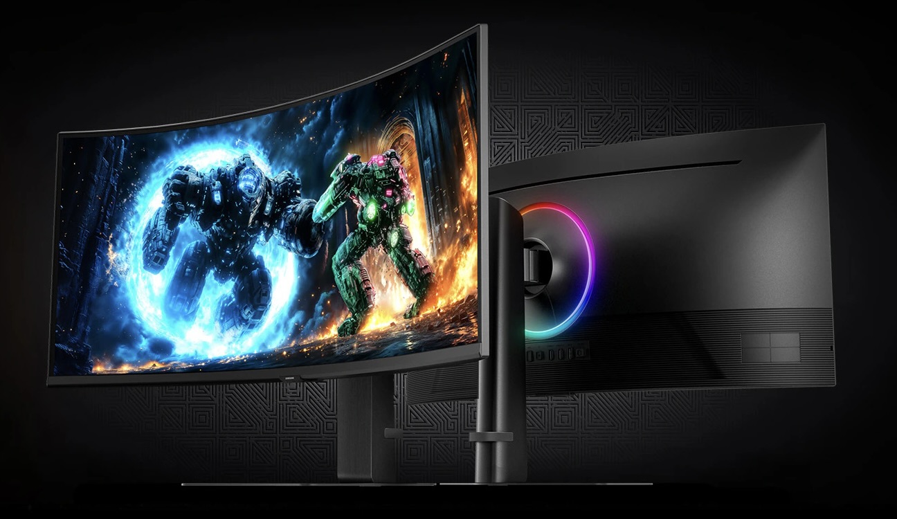 Monitor ultrawide curvo con una scena di gioco ricca d’azione
